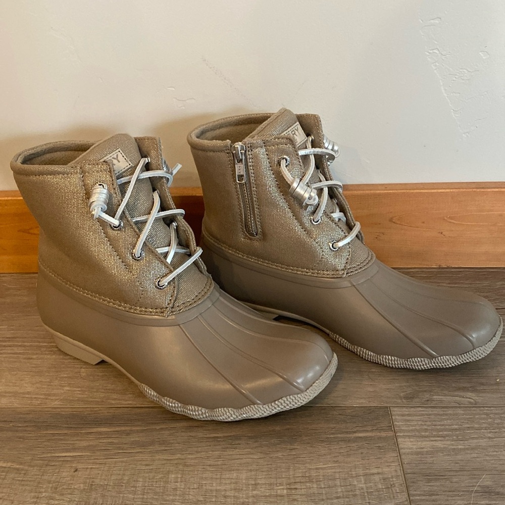 Women’s Size 9 Sperry Saltwater Waterproof Sparkle Dove Duck Boots Rain Snow